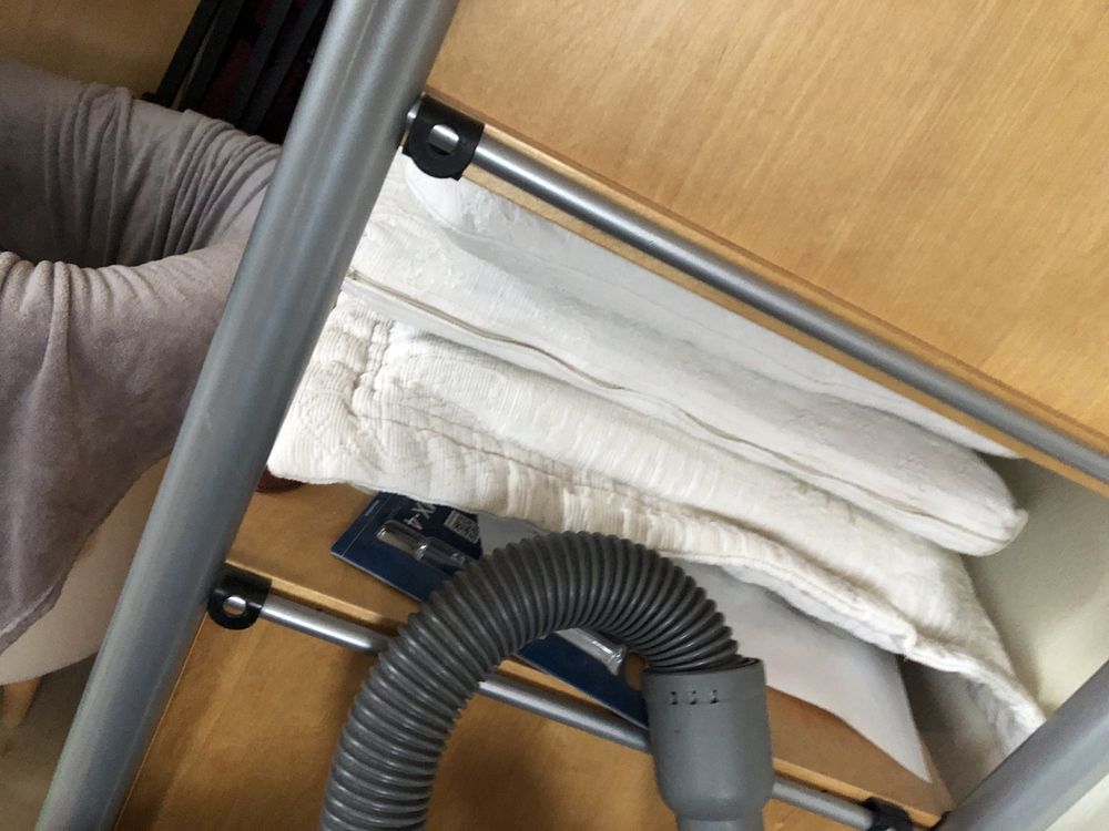 Dwa fotele komplet ikea TULLSTA z pokrowcami i ozdobnymi poduszkami