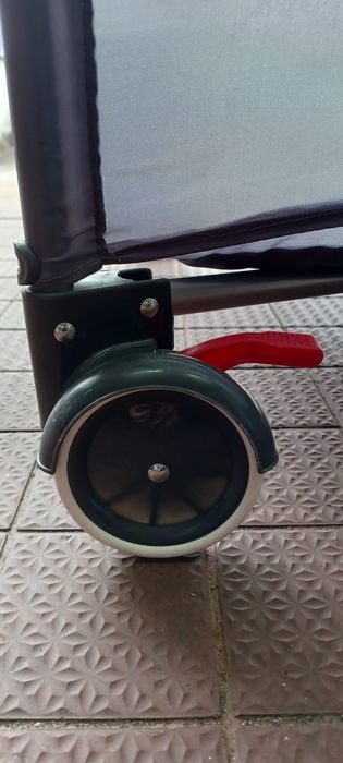 Cama de viagem, como nova