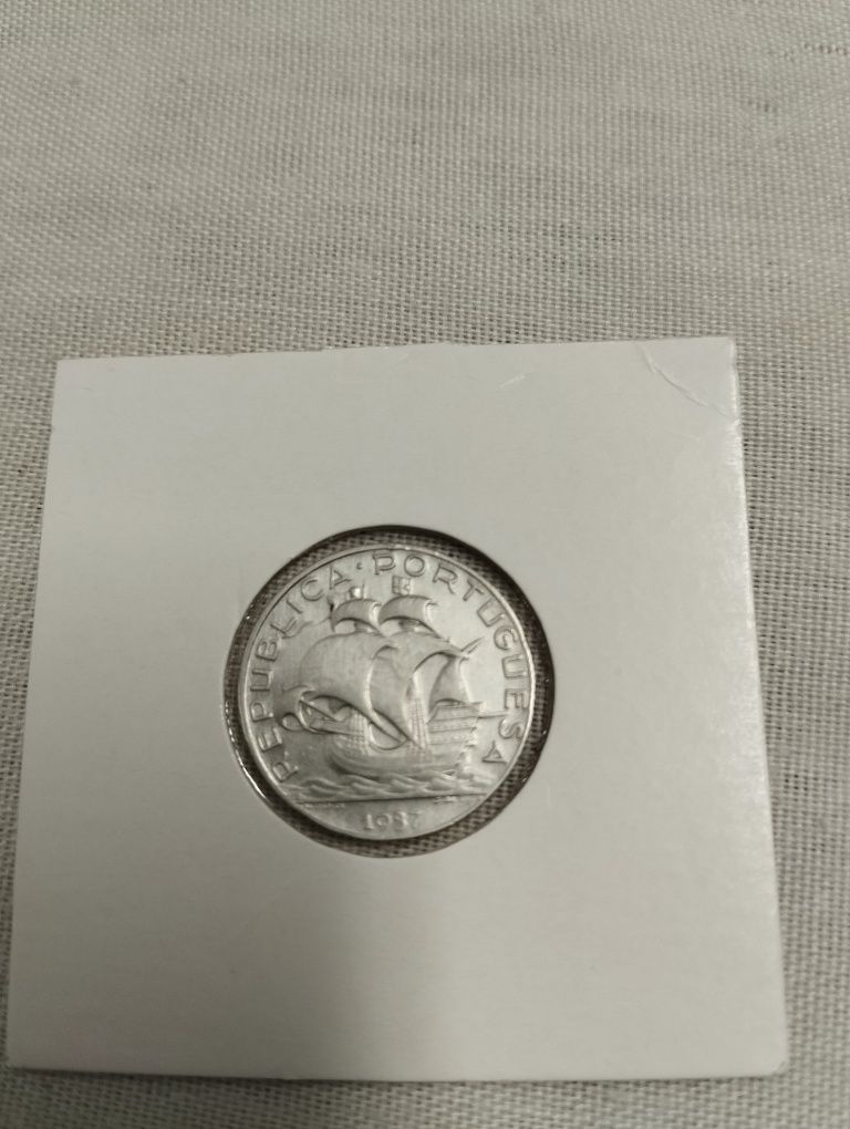 Moeda de 2.50 de prata de 1937 muito rara escassa neste estado
