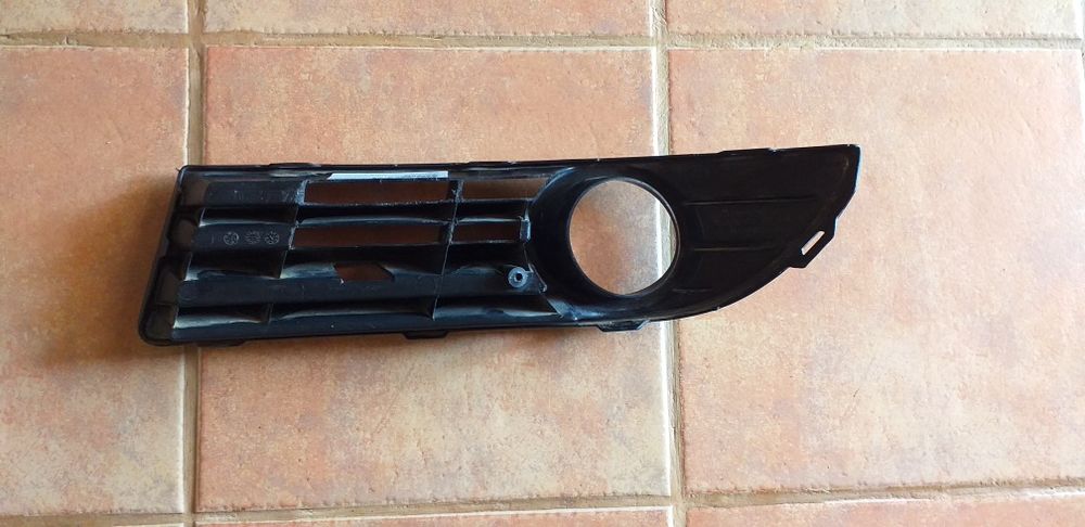 Grelha suporte farol nevoeiro VW Polo TDI