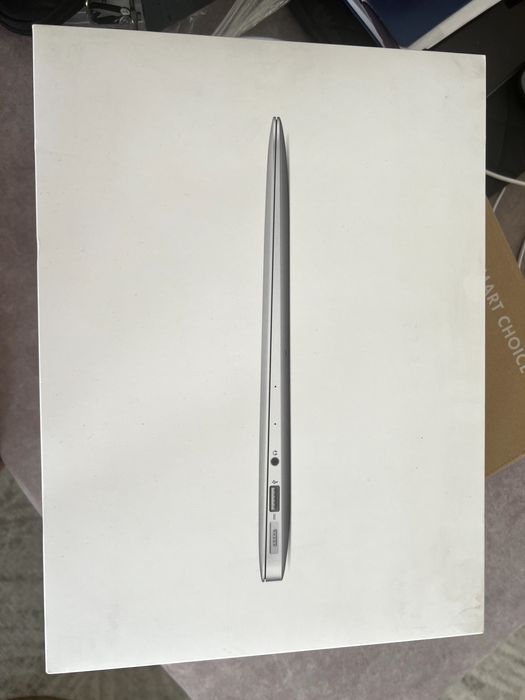 MacBook Air 13” srebrny (A1466, 8GB RAM, 128GB SSD) + odtwarzacz CD