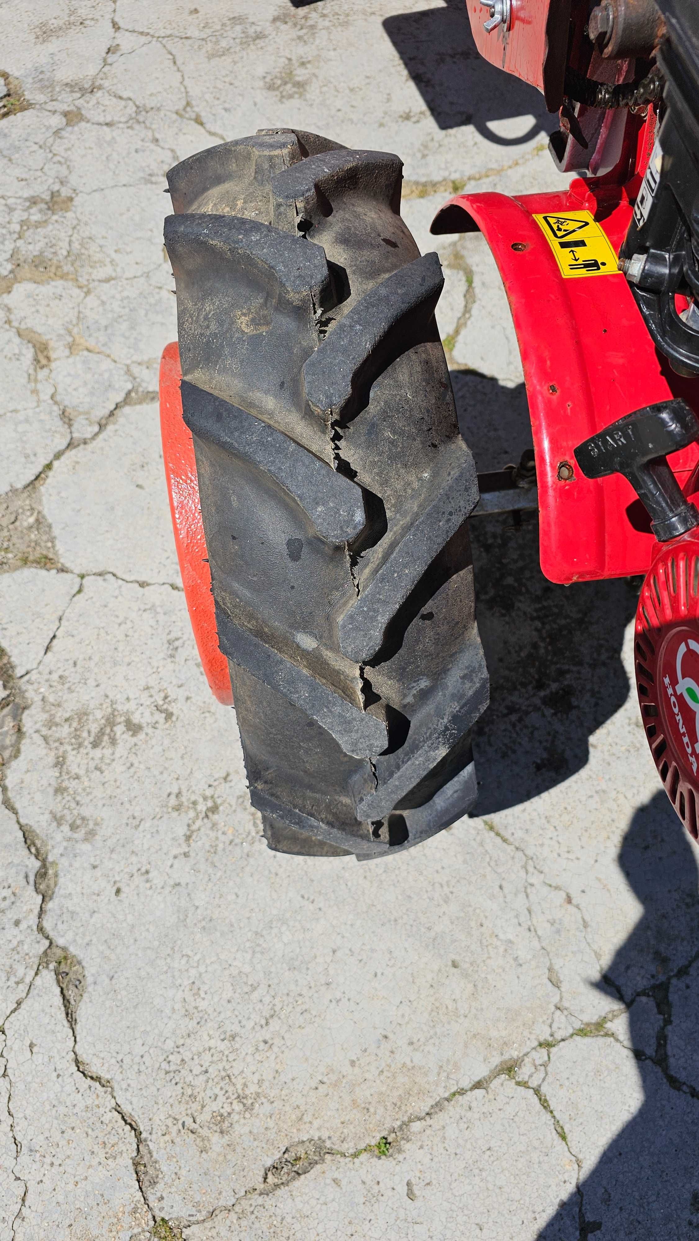 Motocultivador Honda F660 com Reboque