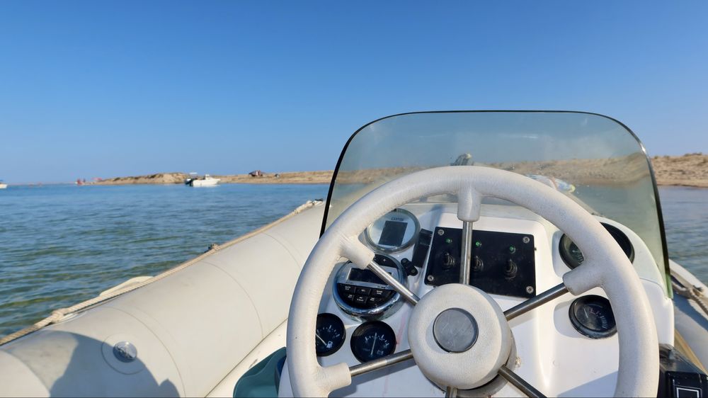 ⸻  Zodiac Semi-Rígido com Motor Mercury 90cv 2T – Excelente estado
