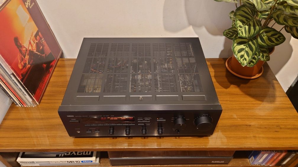 Yamaha RX550 amplituner stereo, 2x60W, 9kg, 1991rok