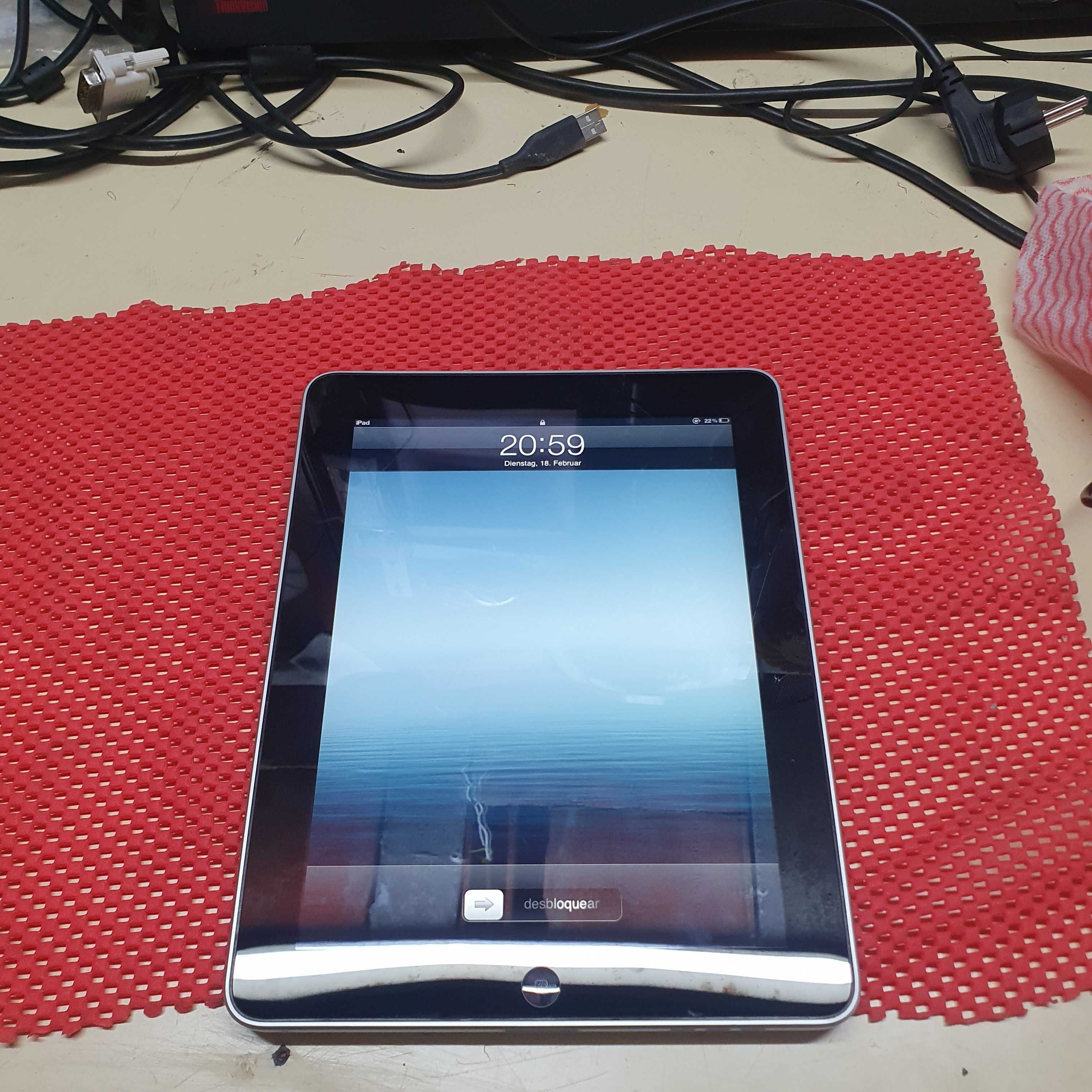 Ipad usado com algumas marcas de uso