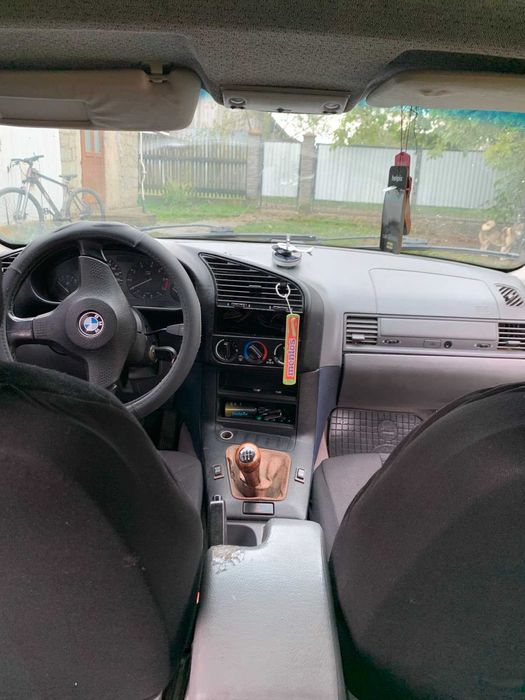 Авто в легкових автомобілів