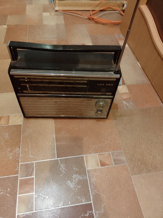 Радіоприймач часів СС марти VEF 202