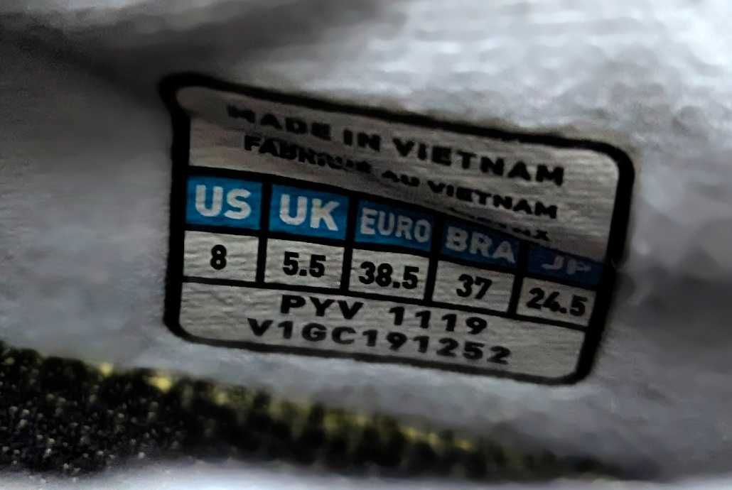 Кроссовки Mizuno Wave Momentum 38.5 9 волейбол спорт