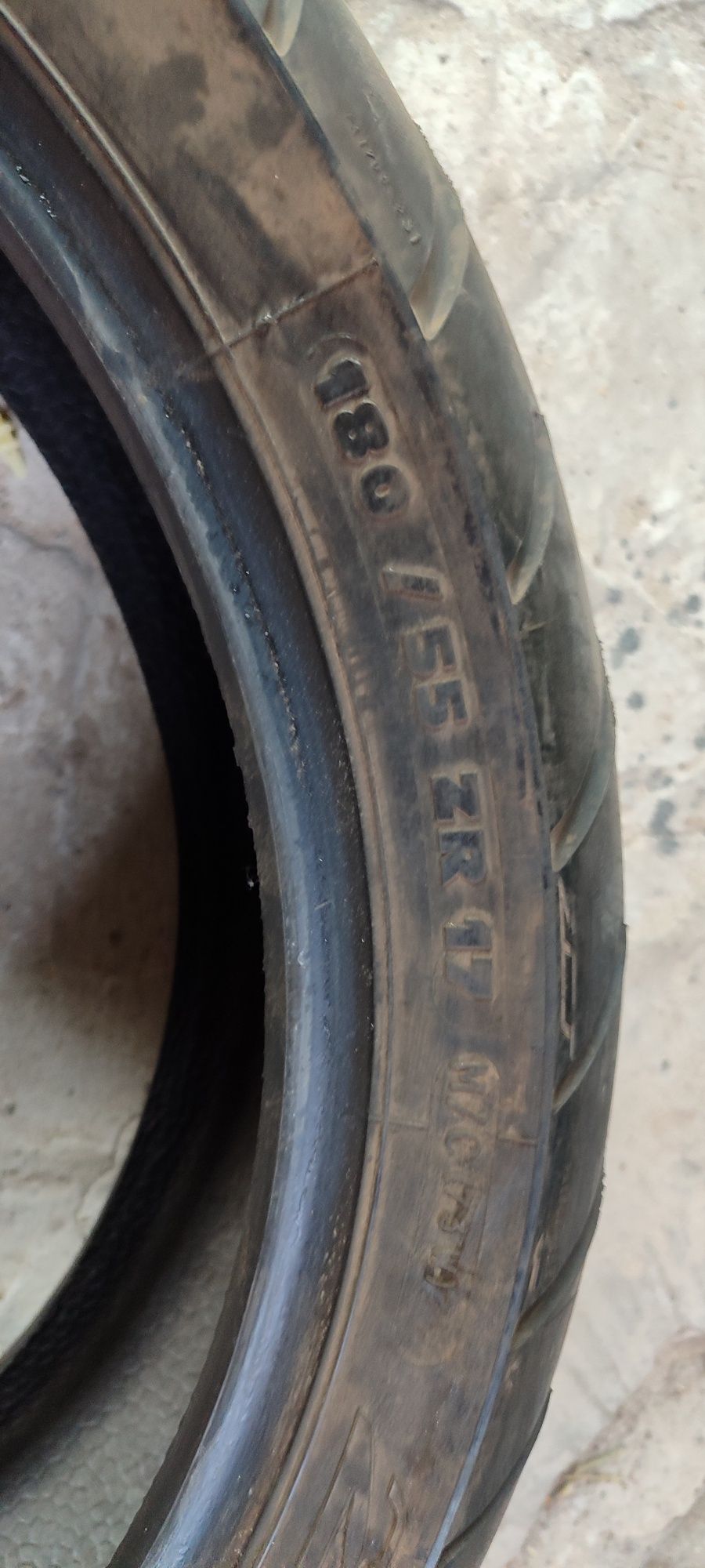продам покришку задню 180/55/r17