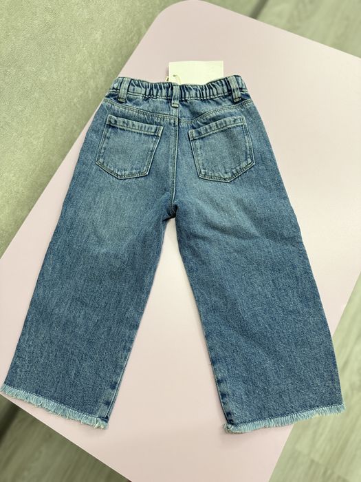Продам джинсы Zara на девочку