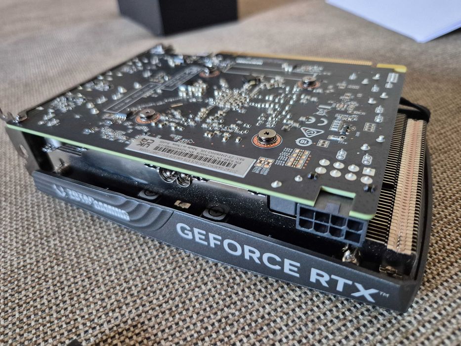 Placa gráfica Zotac nVidia RTX 4060 Solo (ITX)