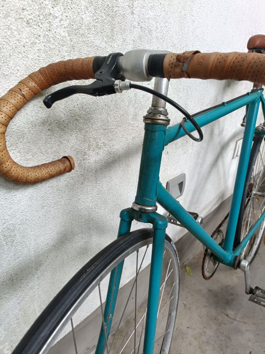 OPORTUNIDADE! Bicicleta ciclismo vintage para restauro