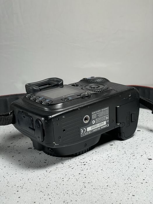 Вживаний - Canon EOS 20D - CMOS APS-C - 8mp