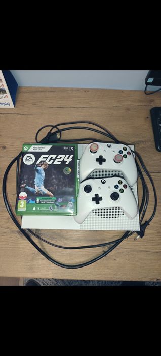 Xbox One S 1TB z napędem, 2 pady i 4 gry!