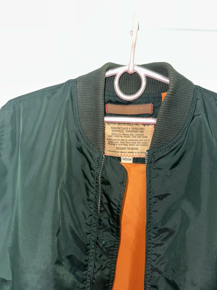 Нейлоновий бомбер Alpha Industries nylon green оригинал с лентой