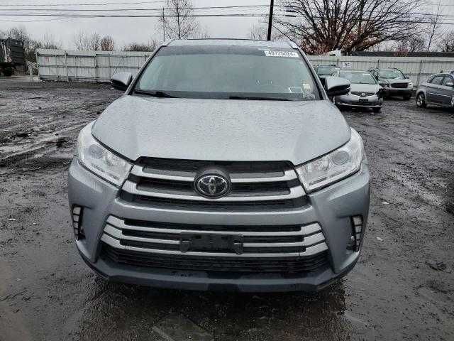 Toyota Highlander XLE 2016 Року