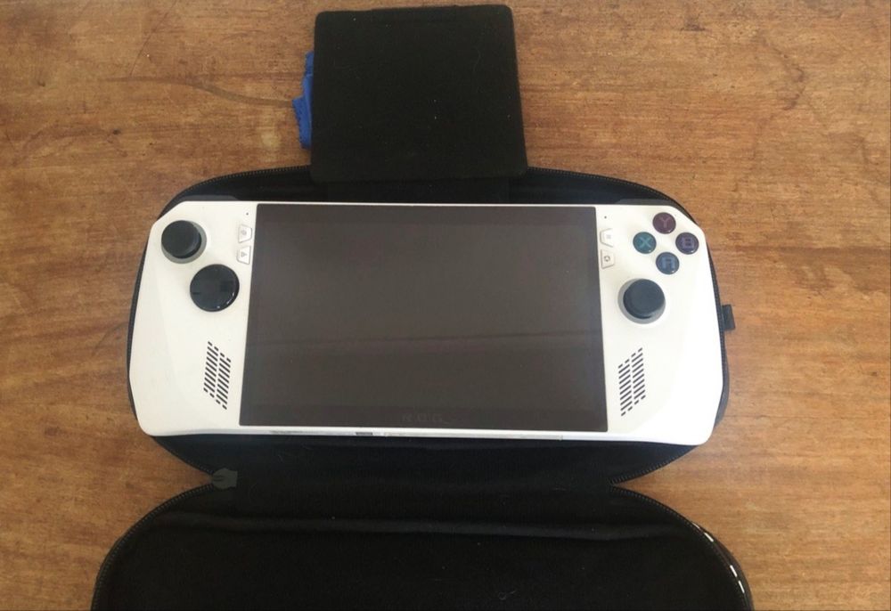 Asus ROG Ally Z1 Extreme – 1 Ano | Estado Impecável