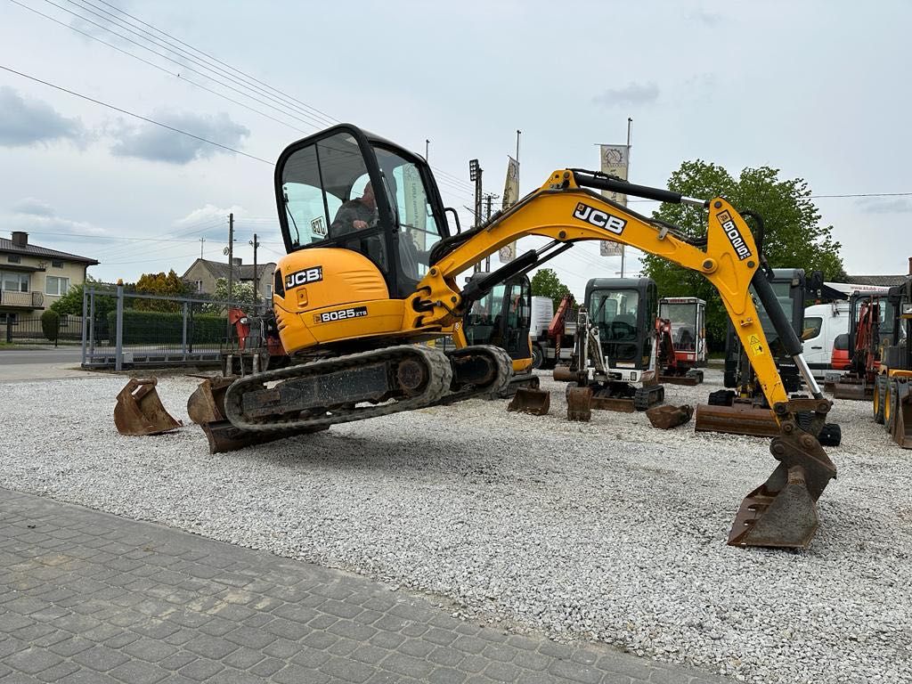 Mini koparka JCB 8025 ZTS z 2012r. VIO 3 łyżki ładna 2700kg zestaw