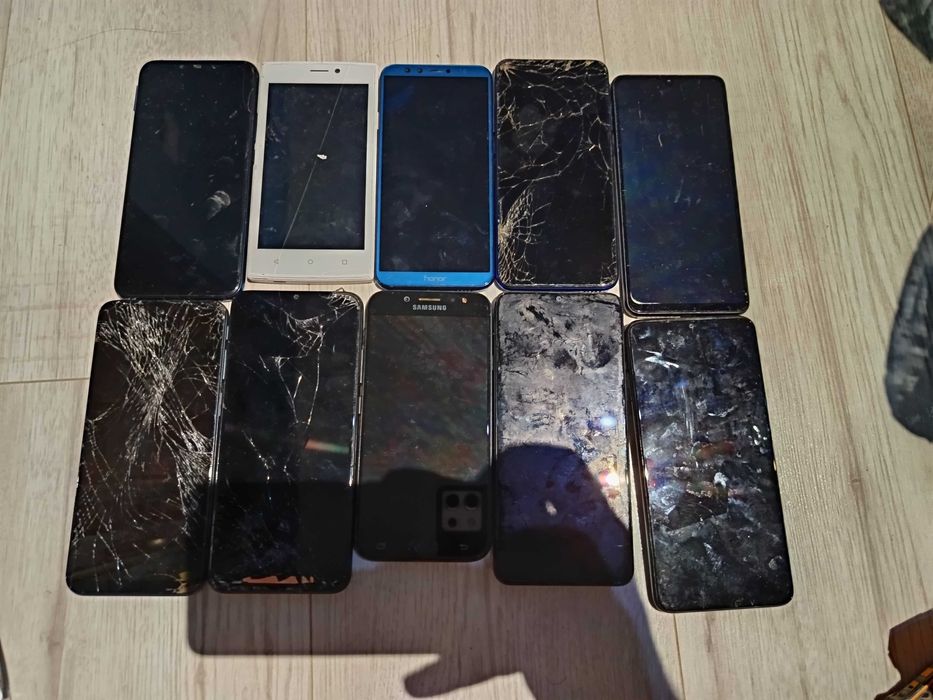 Uszkodzone telefony dotykowe