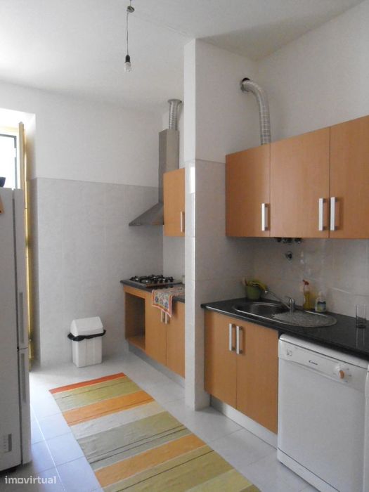 Apartamento T1 Junto Saldanha c/ cozinha equipada