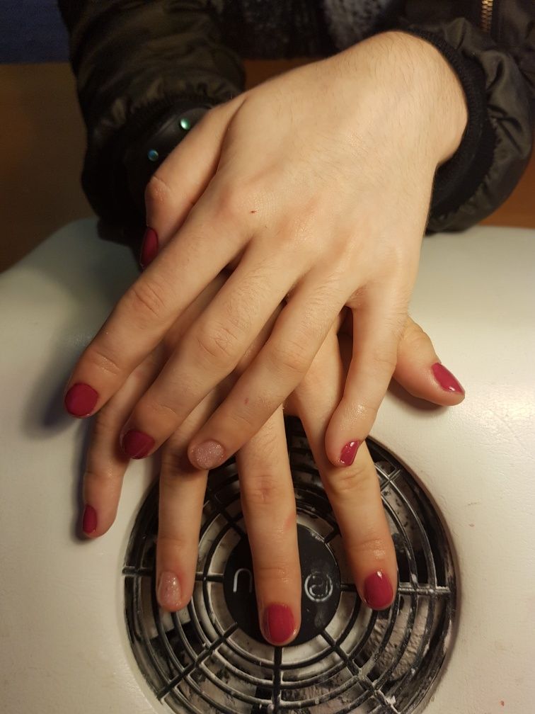 Unhas de gel e verniz gel