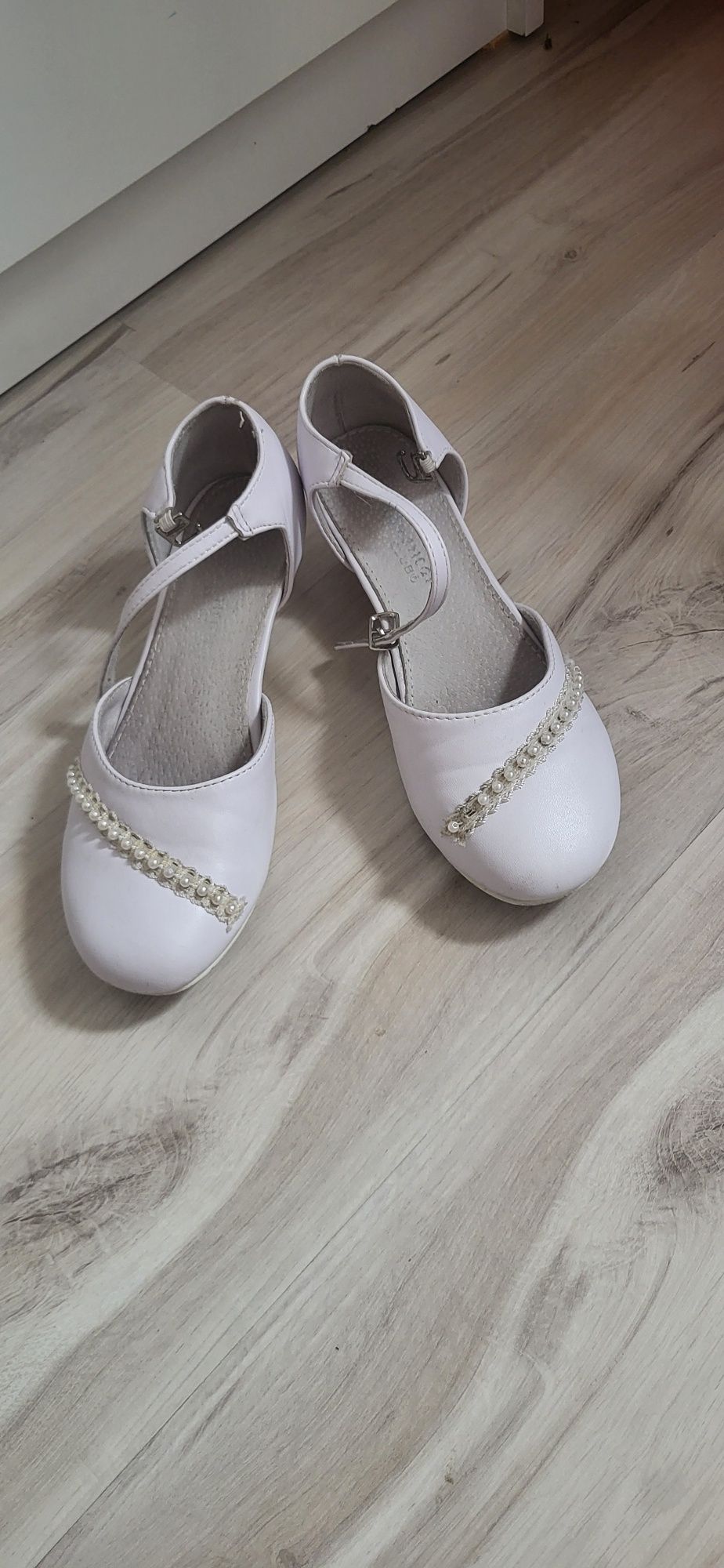 Buty komunijne r.34