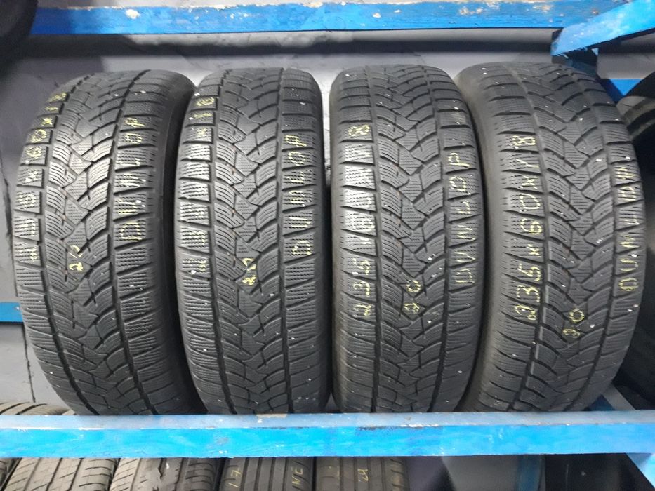 Комплект зимових шин Dunlop 235/60R18