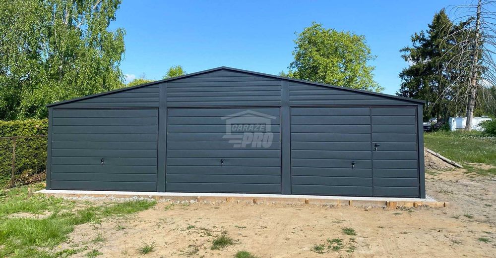 Garaż blaszany 9x6m 3x Brama drzwi  Antracyt  Dach dwuspadowy GP556