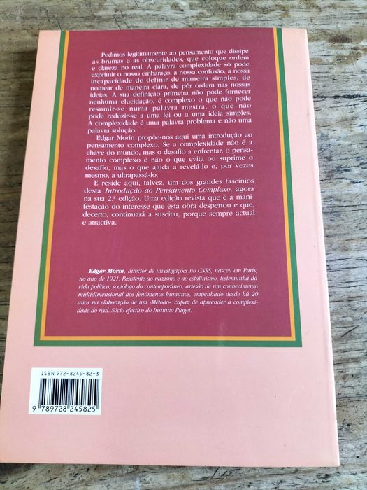 Livro do autor Edgar Mourin - Introdução ao Pensamento Complexo.