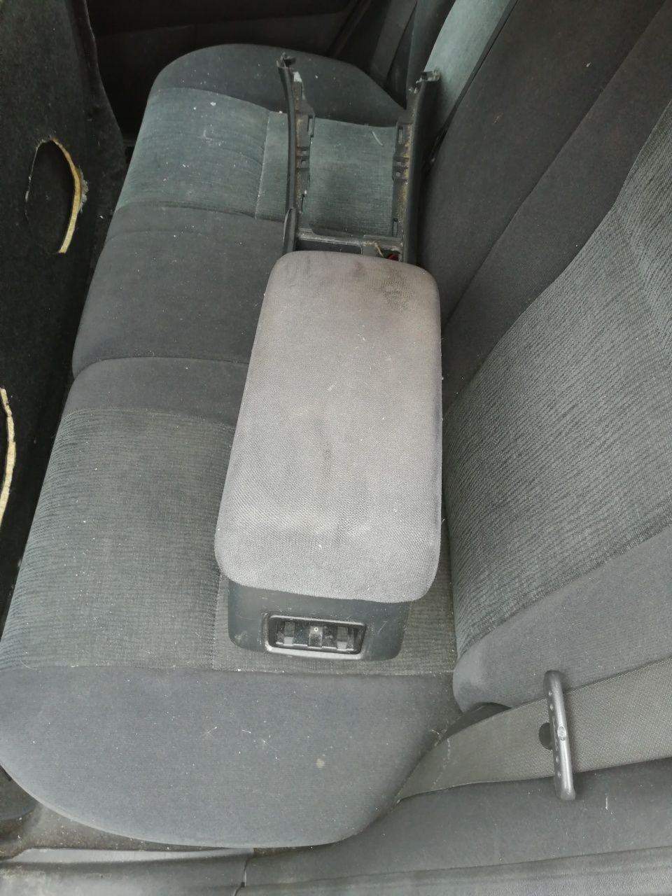 Toyota Corolla e12 półka bagażnika podłokietnik tunel osłona