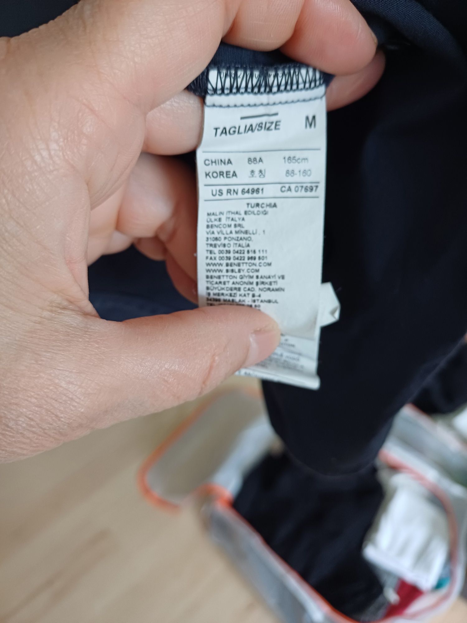 Tanio. Koszula damska taliowana Sisley M