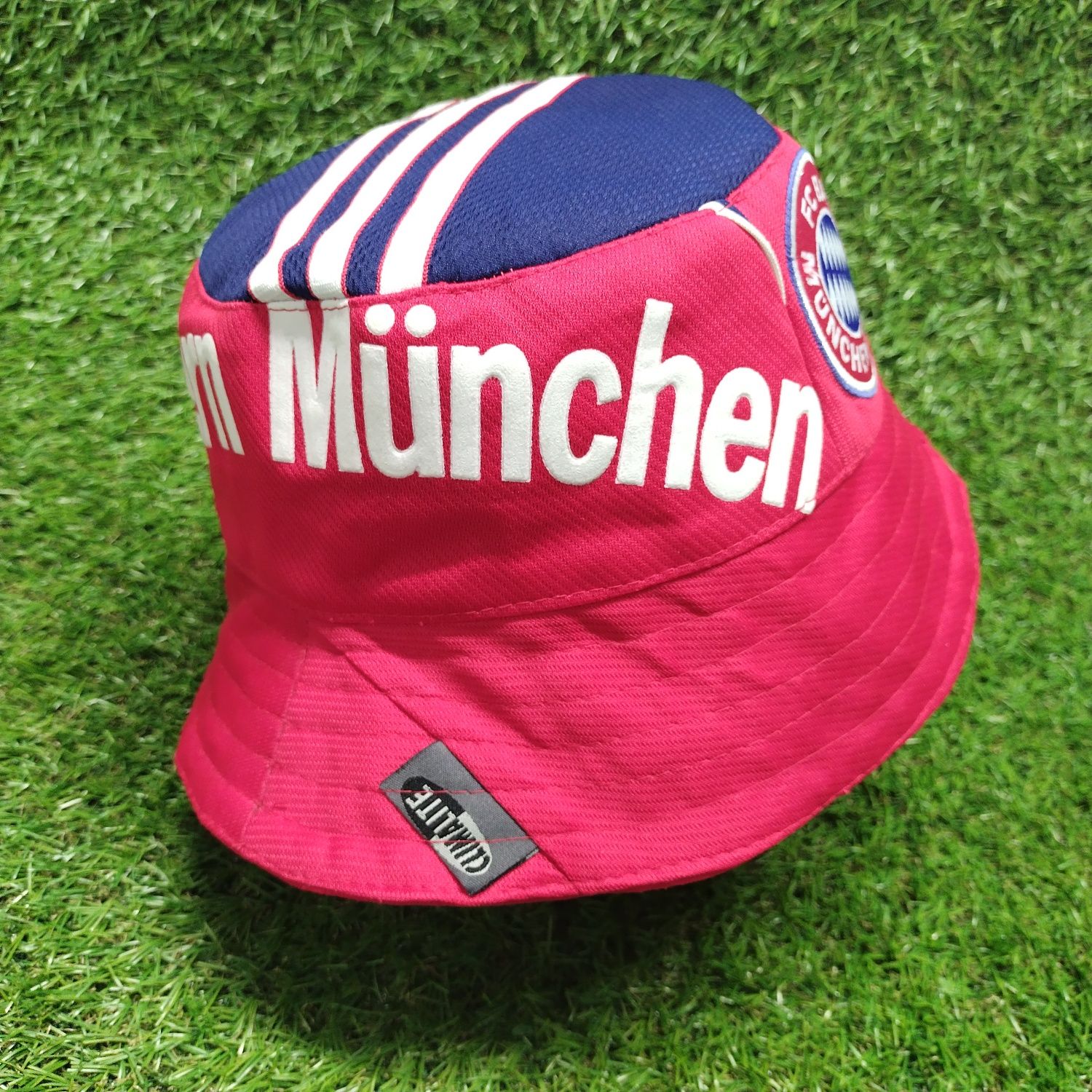 Czapka buckethats Bayern Monachium