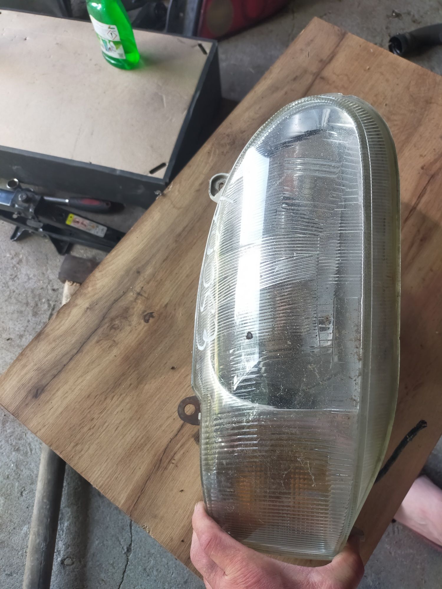Lampa prawa Ford Escort MK6