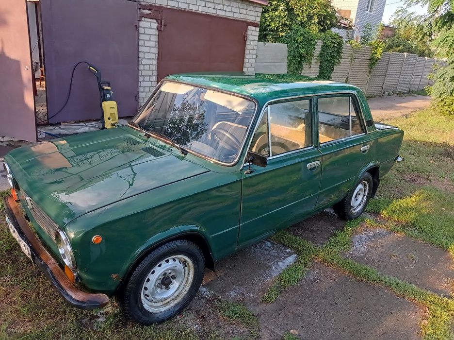 Автомобиль Ваз - 21013 в идеальном состоянии