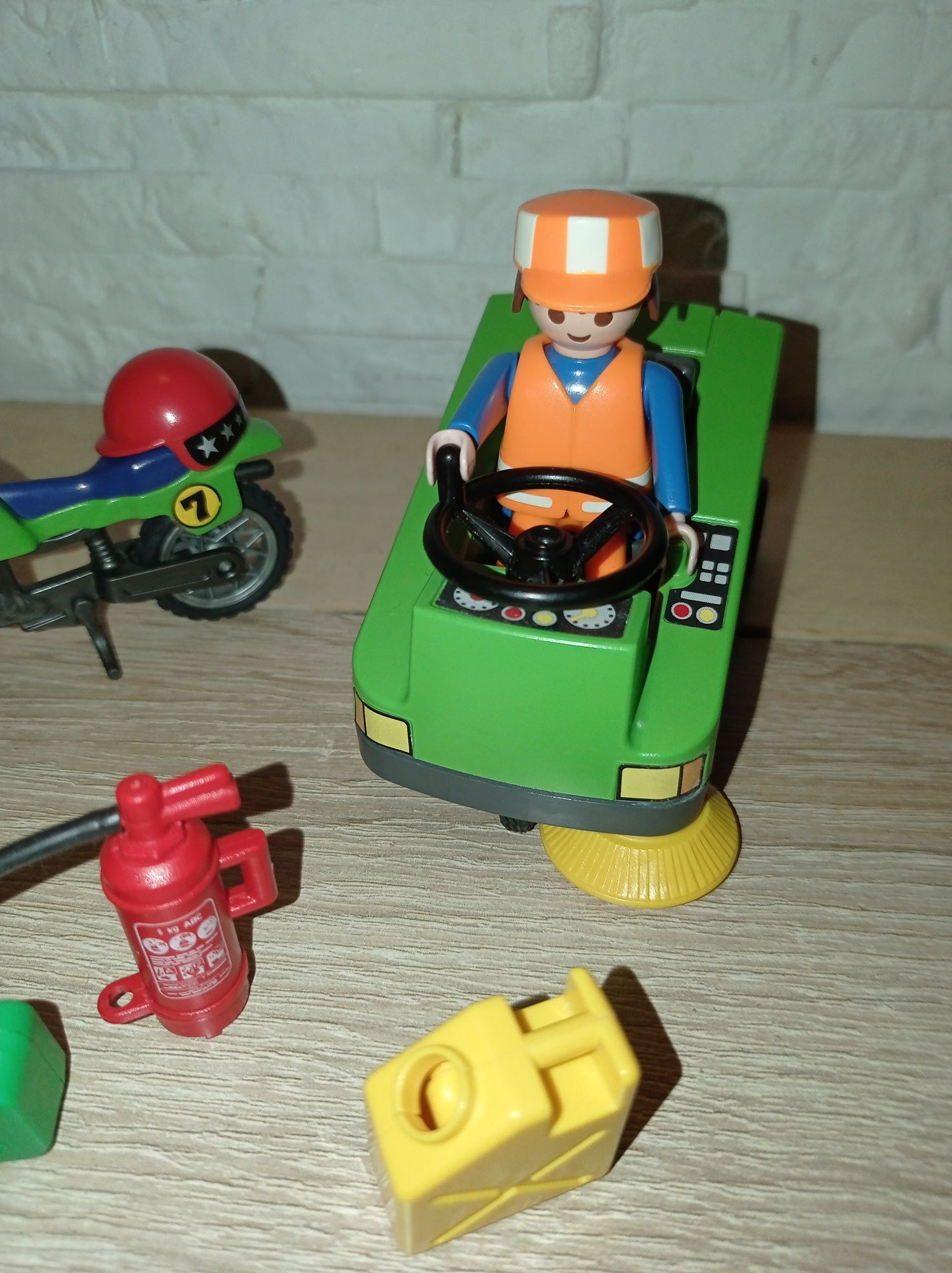 Playmobil zamiatarka uliczna+ 2 pracowników_kosze_motor