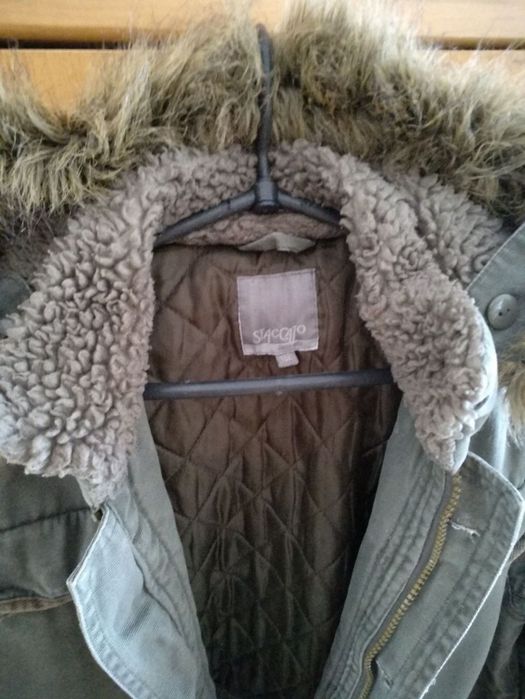 Куртка с капюшоном ветровка