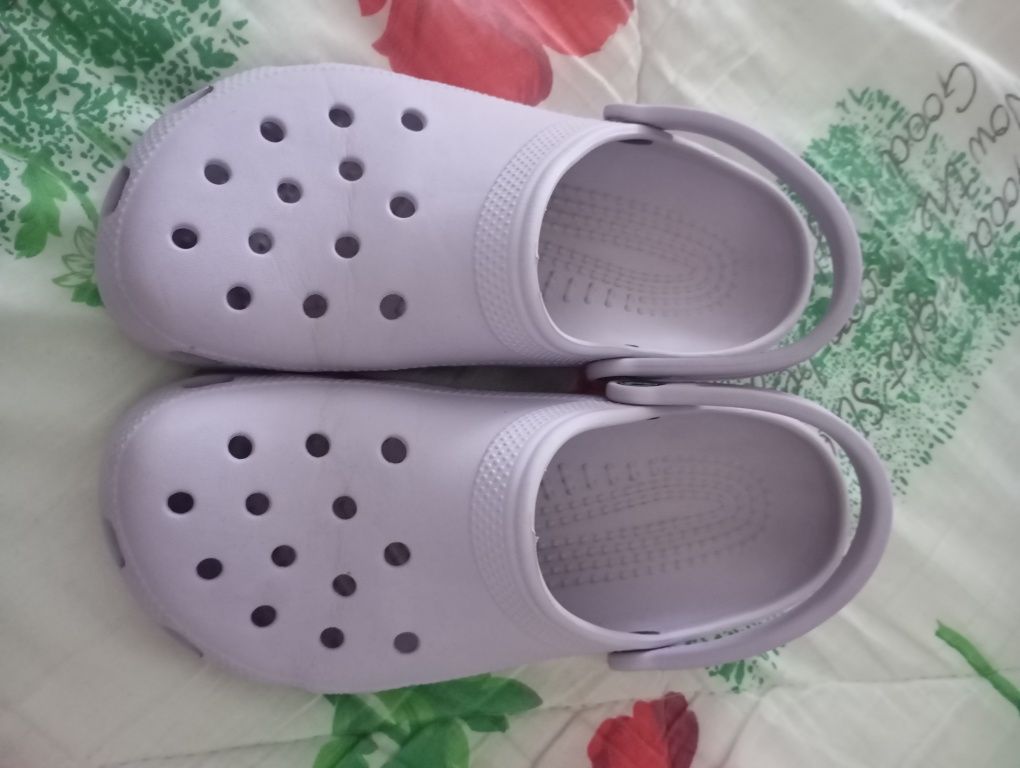 Продам оригінальні  крокси