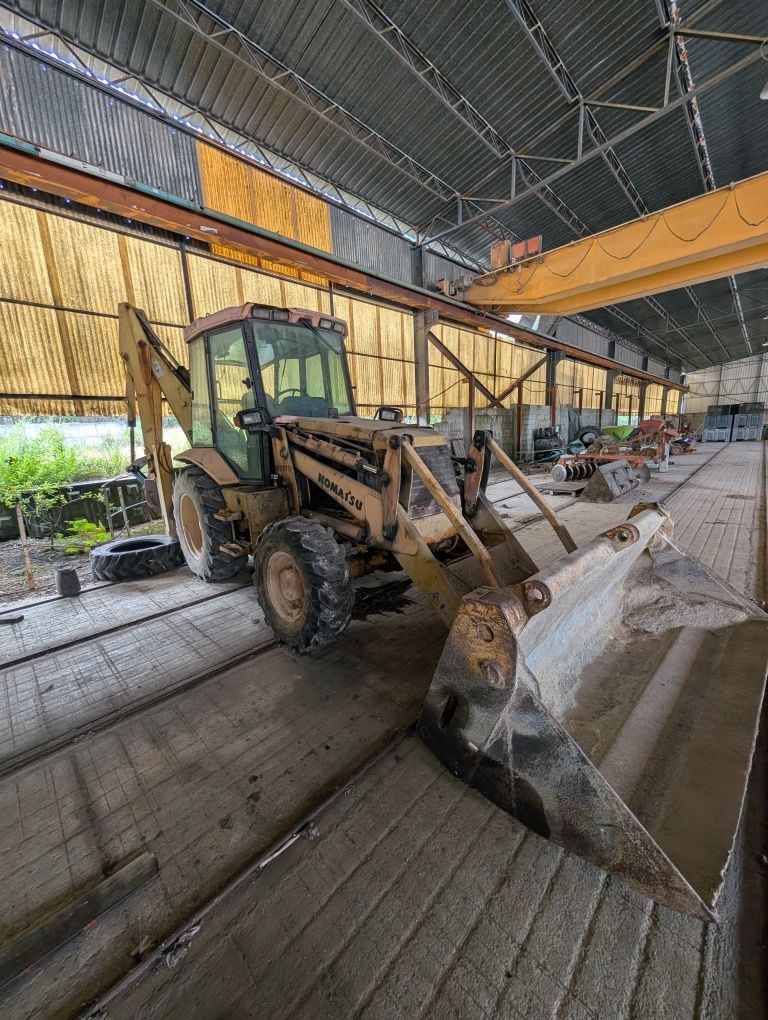 Retroescavadora Komatsu