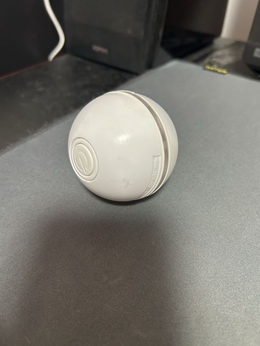 Интерактивный мячик для кошек и собак