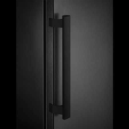 Lodówka 700 Multiflow 186 cm LRC5ME38B2 firmy Electrolux