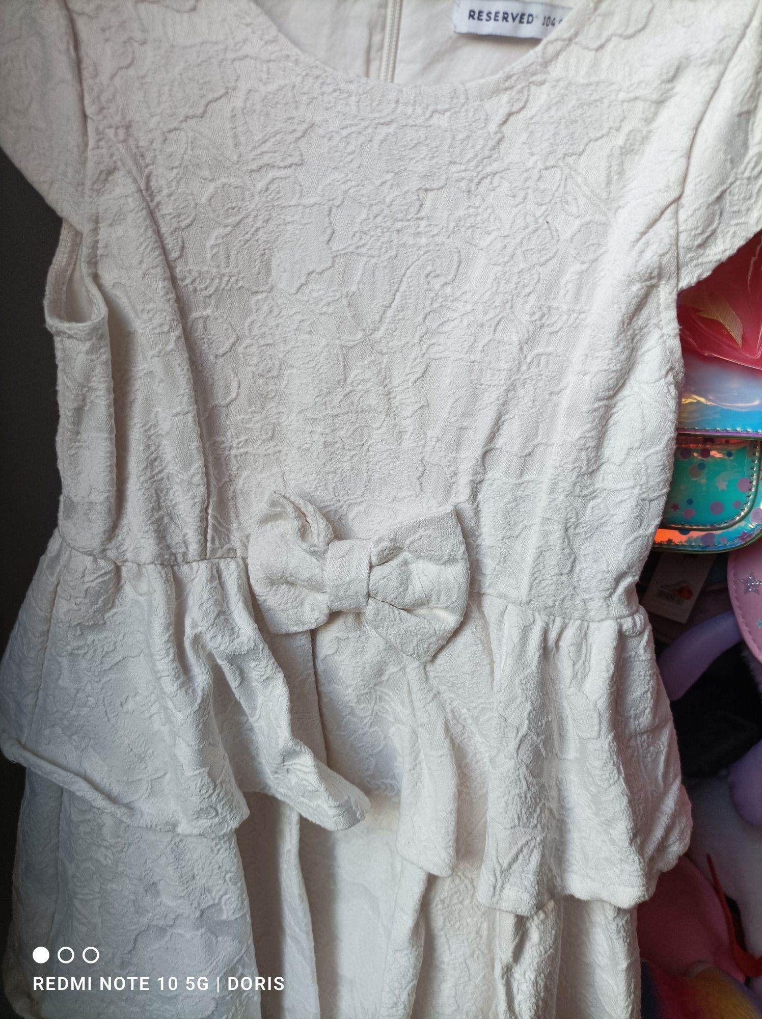 Sukienka Reserved 104 cm, smietankowy-bialy, wyszywana