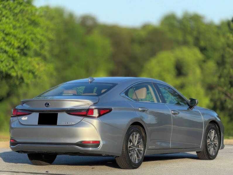 2022 Lexus ES 300h
