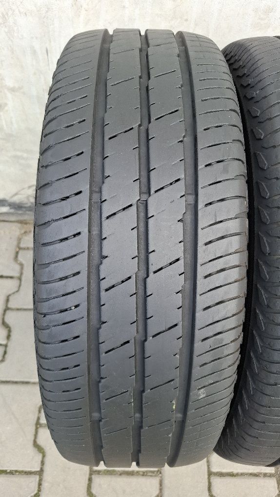 Opony 215/65/16C Continental Vanco2