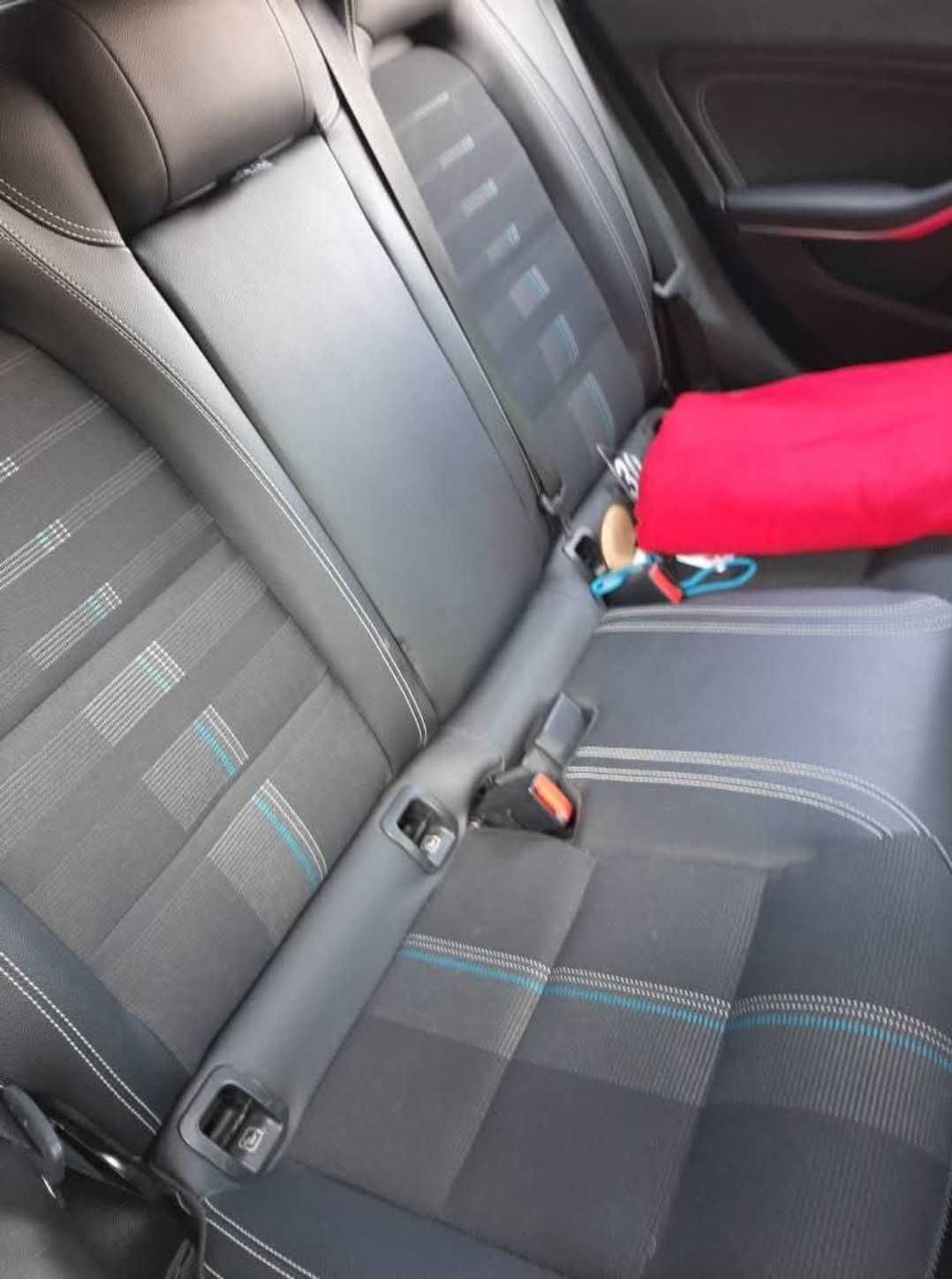 Mercedes benz CLA180