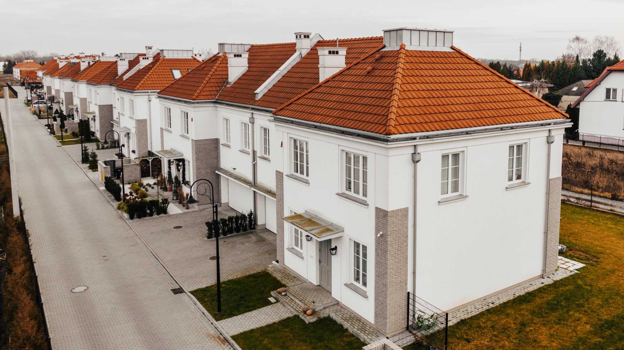 Zdjęcia i filmy z drona – nieruchomości, działki, obiekty