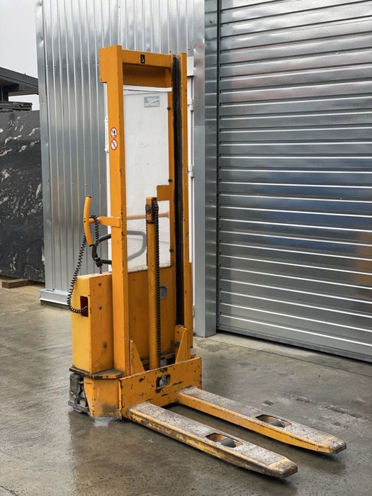 Штабелер Вантажопідйомності 1000кг Електрична , висота підйому 180