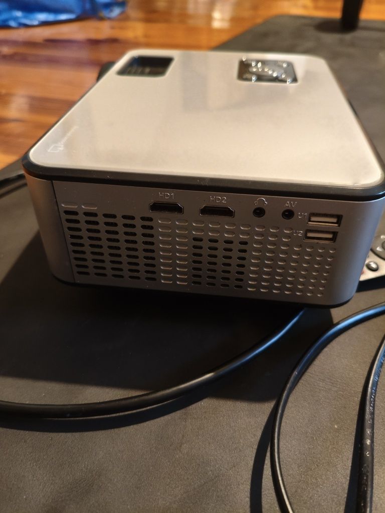 Projektor Kruger&Matz V-LED50
