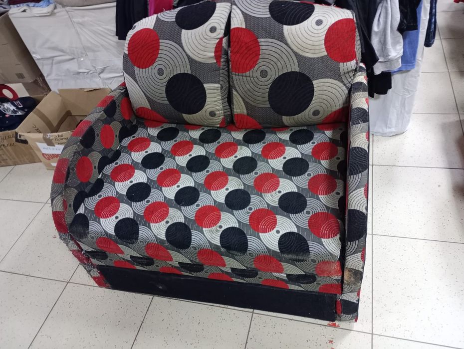 Продам диван в справному стані