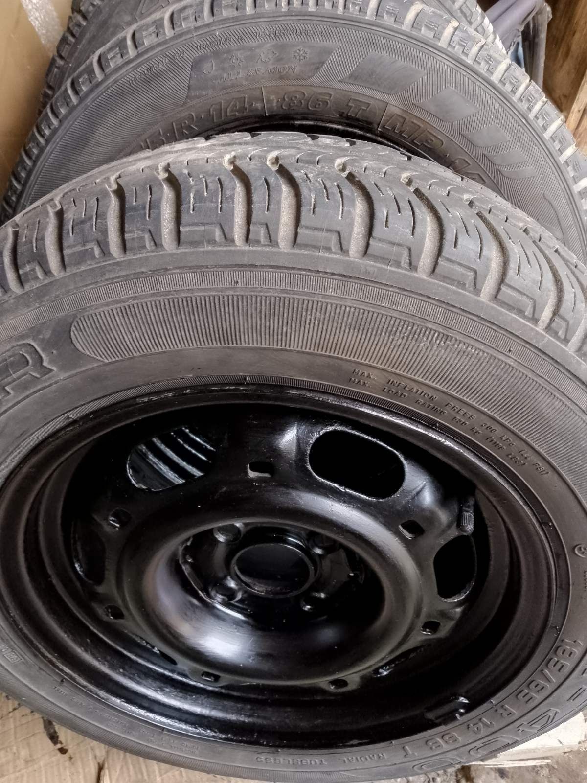 Диски з шинами 185/65 R14 VW Vento/Passat 1994