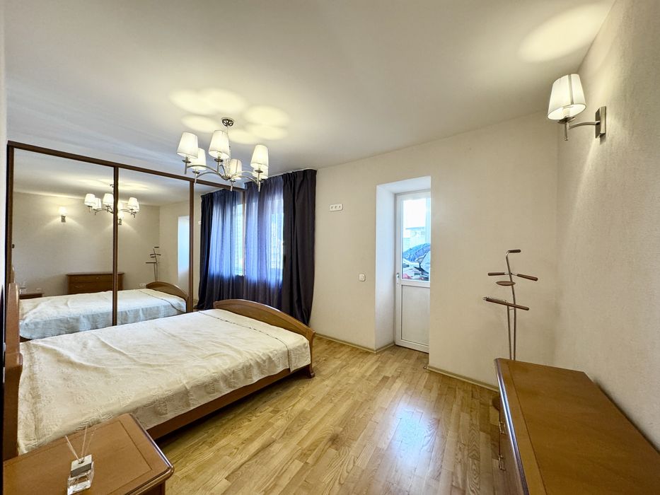 Продаж квартири 3-х кімн 118 м2 на Ливарна 9